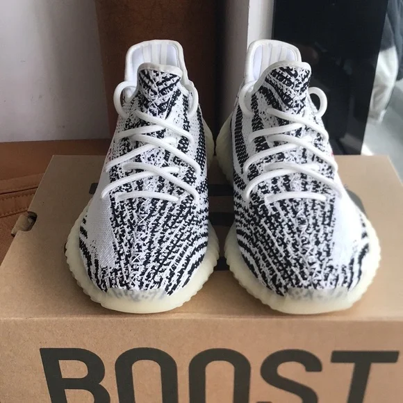 Yeezy Boost 350 V2 Zebra